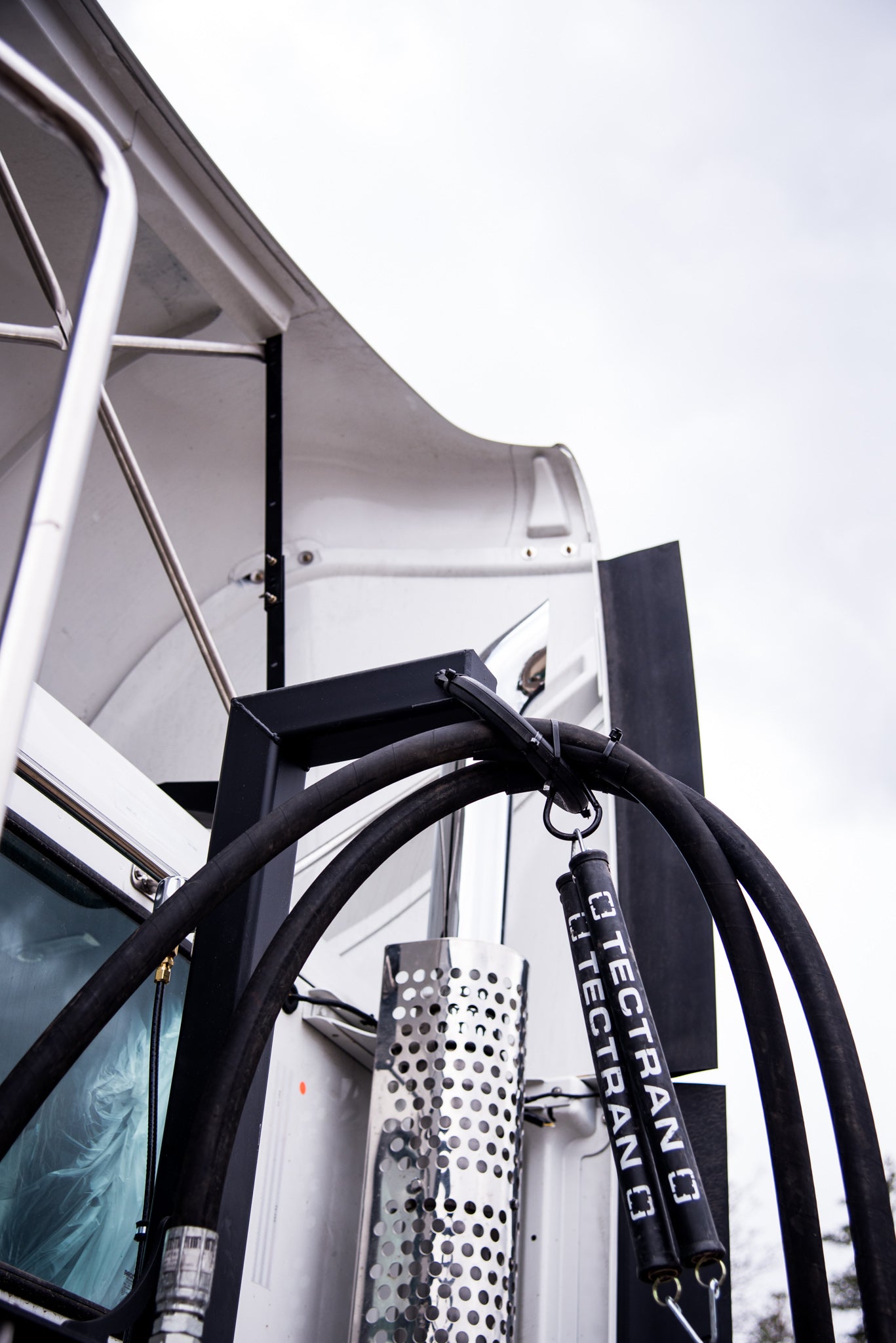 Hydraulic Hose And Filter Stand